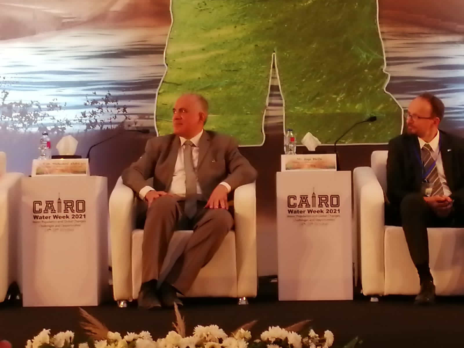 26BB93C3-BA6D-4FFF-BD9E-4A9DC355C17E