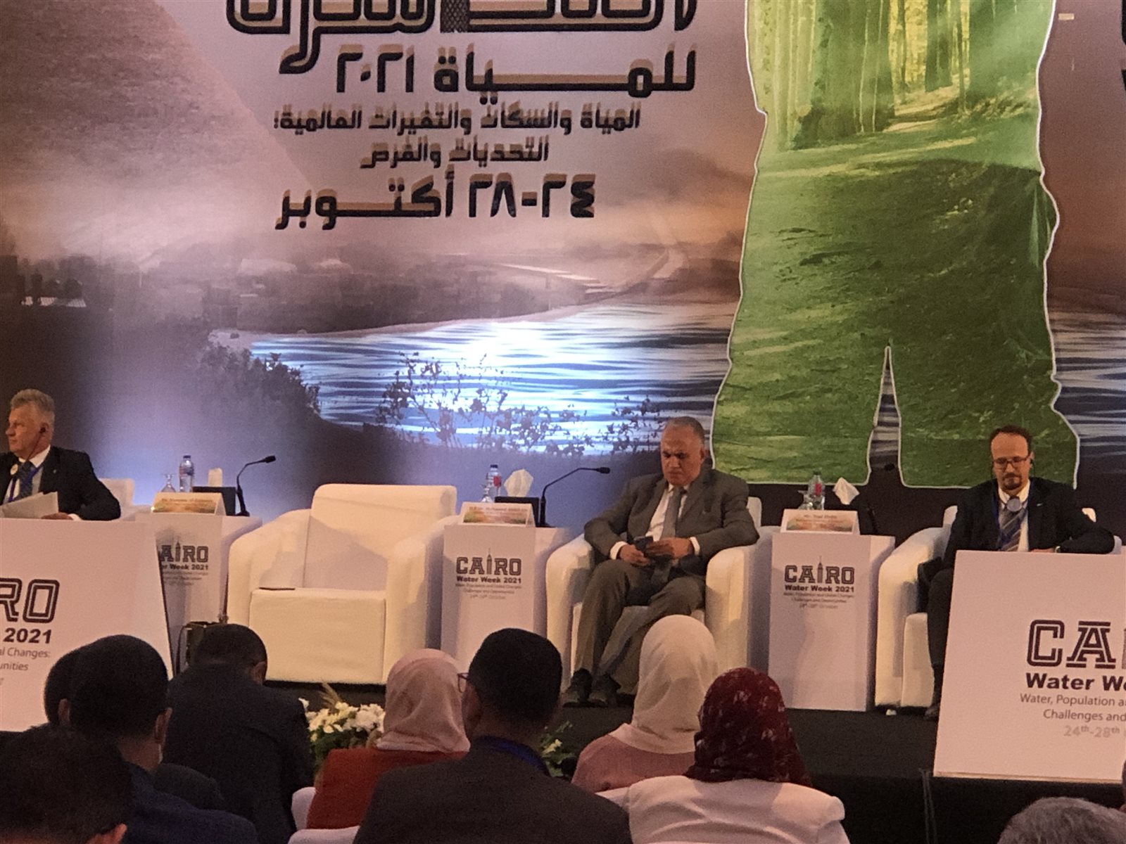 AFB864A3-F6E1-4A8A-9FE8-07A73EA98F4B