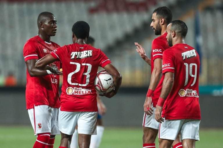 لاعبو الأهلي