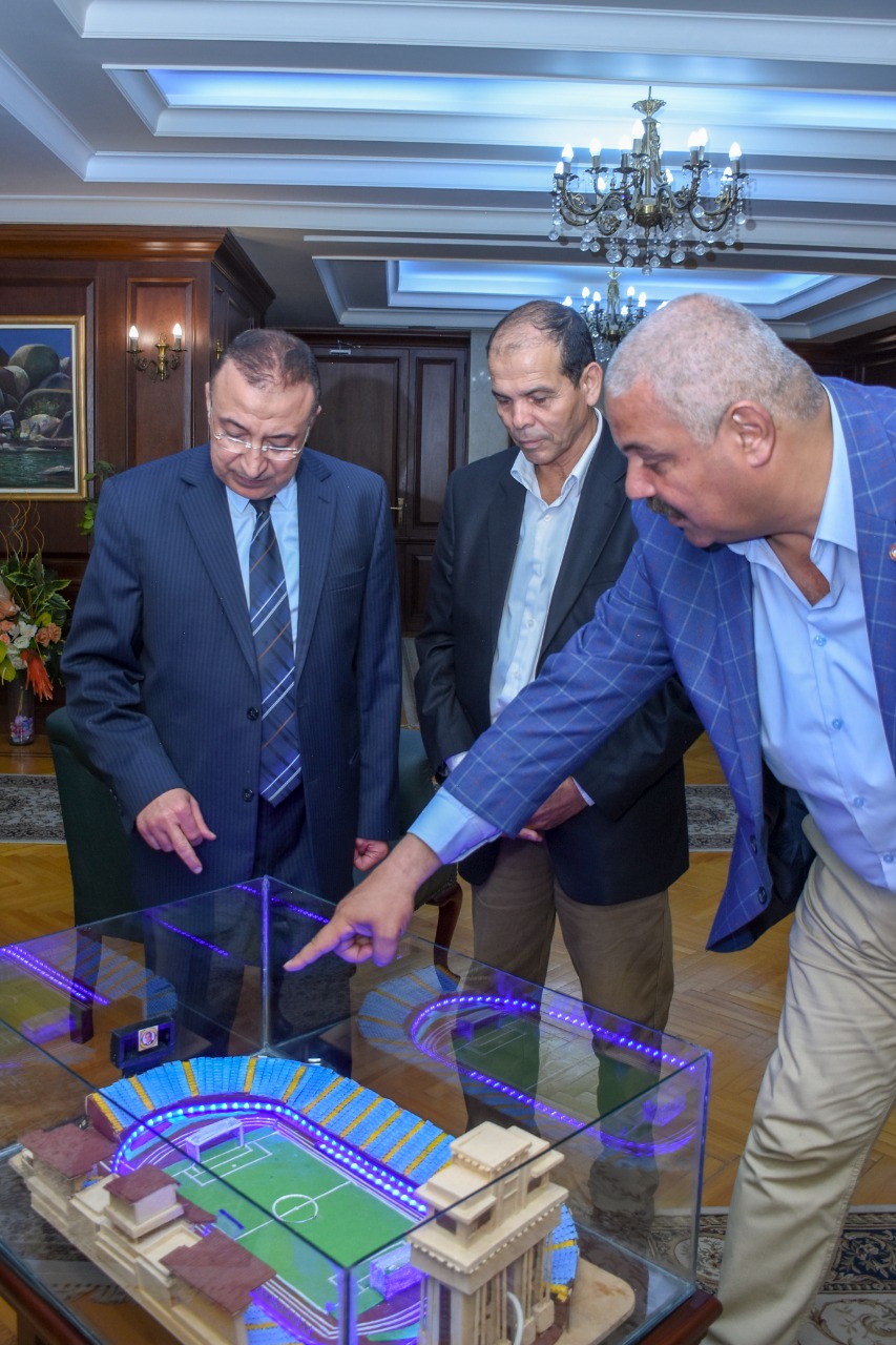 مجسمات خشبية