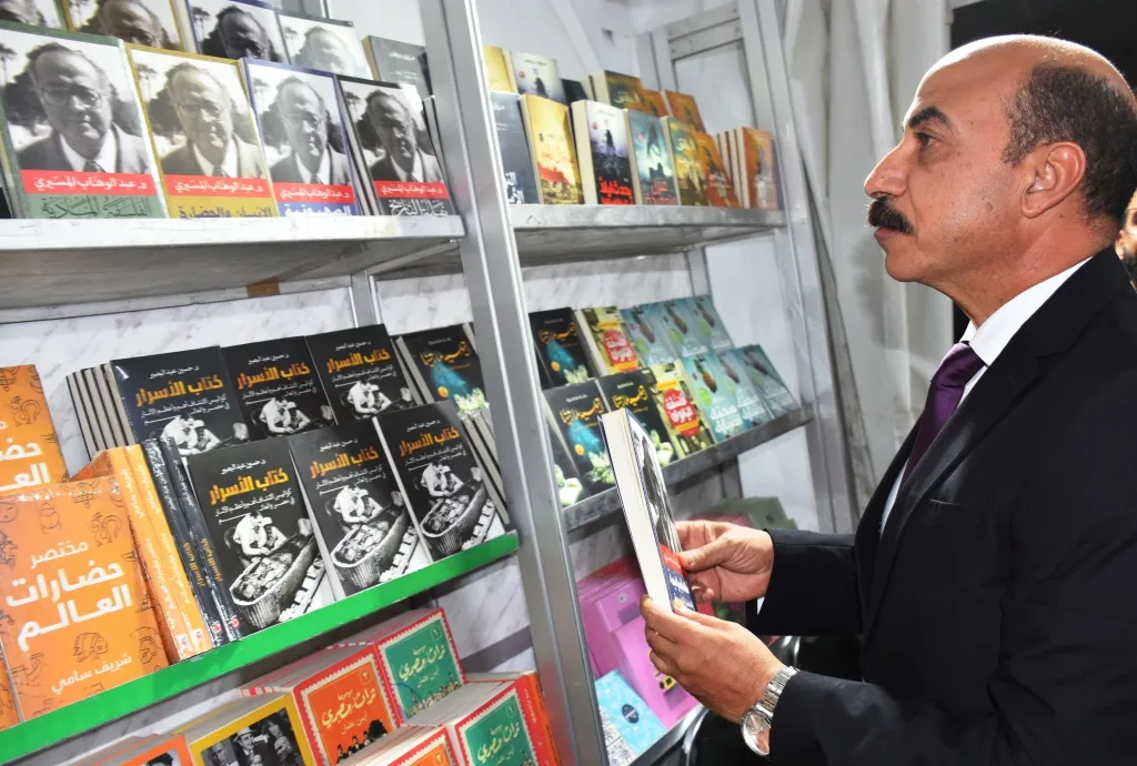 افتتاح معرض الكتاب الثانى بأسوان