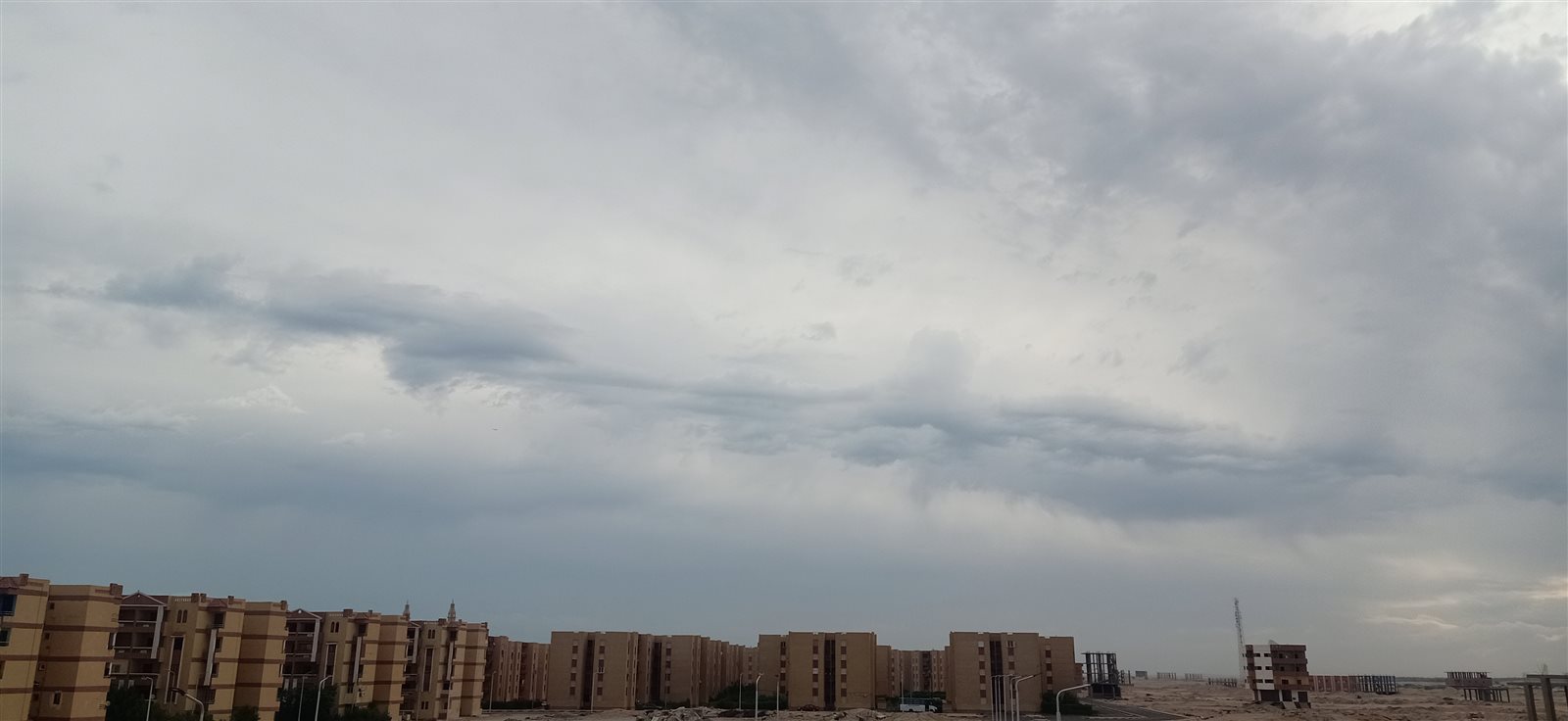 غيوم كثيفة بالغردفة