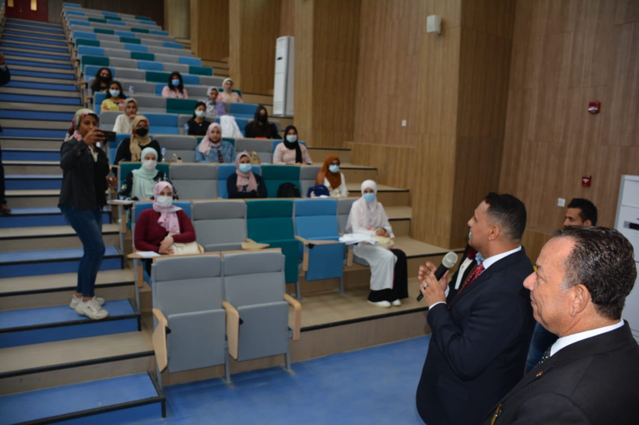 محافظ الدقهلية يتفقد جامعة المنصورة الجديدة
