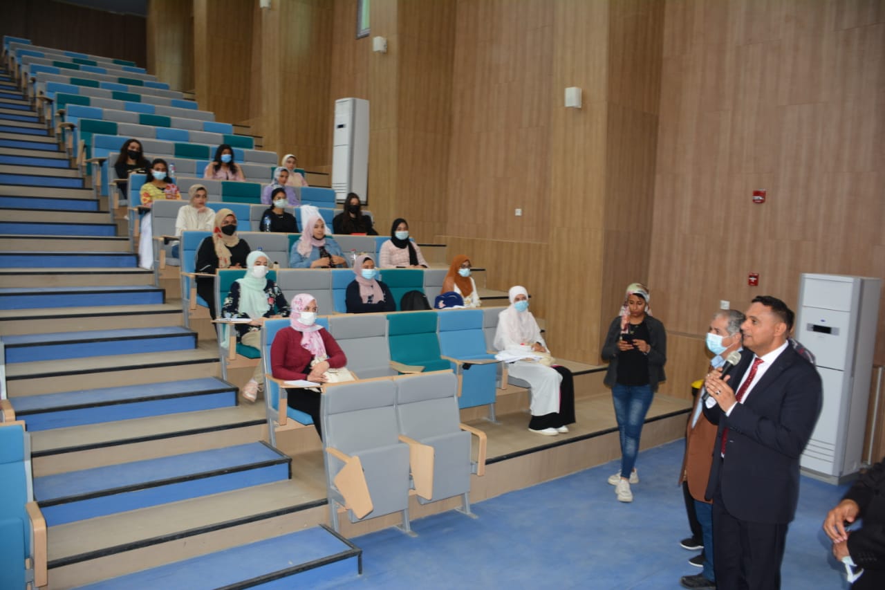 محافظ الدقهلية يتفقد جامعة المنصورة الجديدة