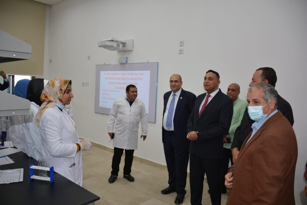 محافظ الدقهلية يتفقد جامعة المنصورة الجديدة