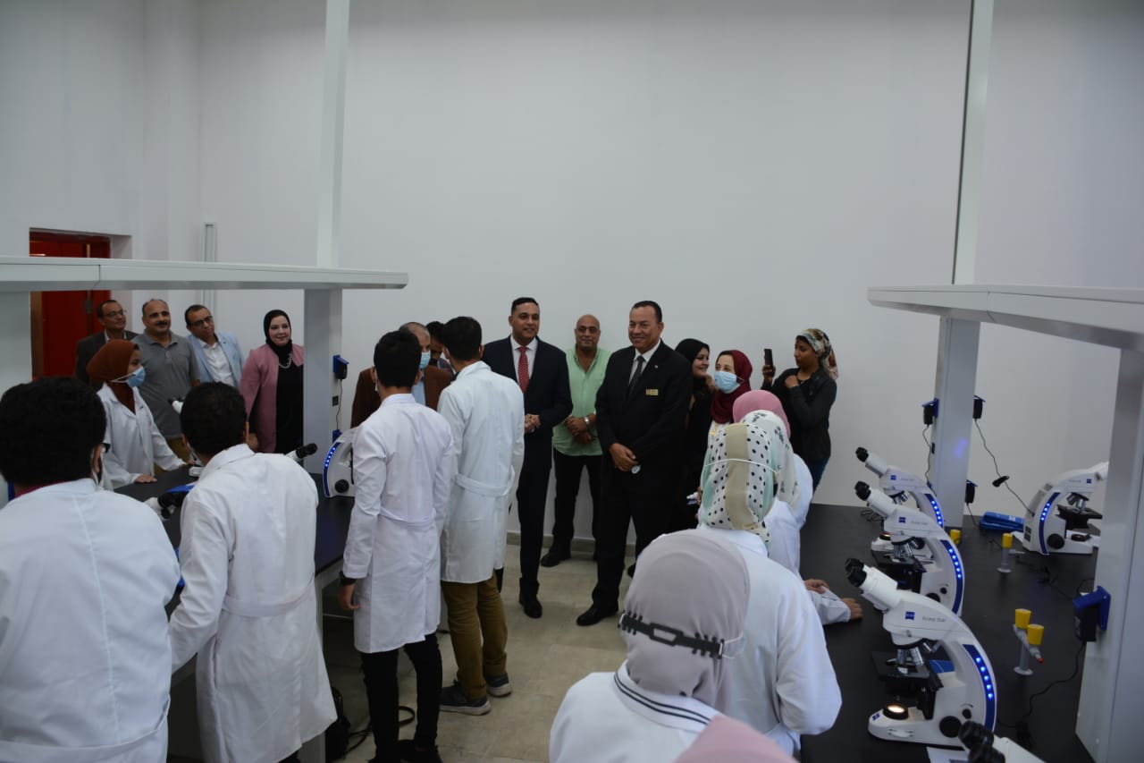 محافظ الدقهلية يتفقد جامعة المنصورة الجديدة