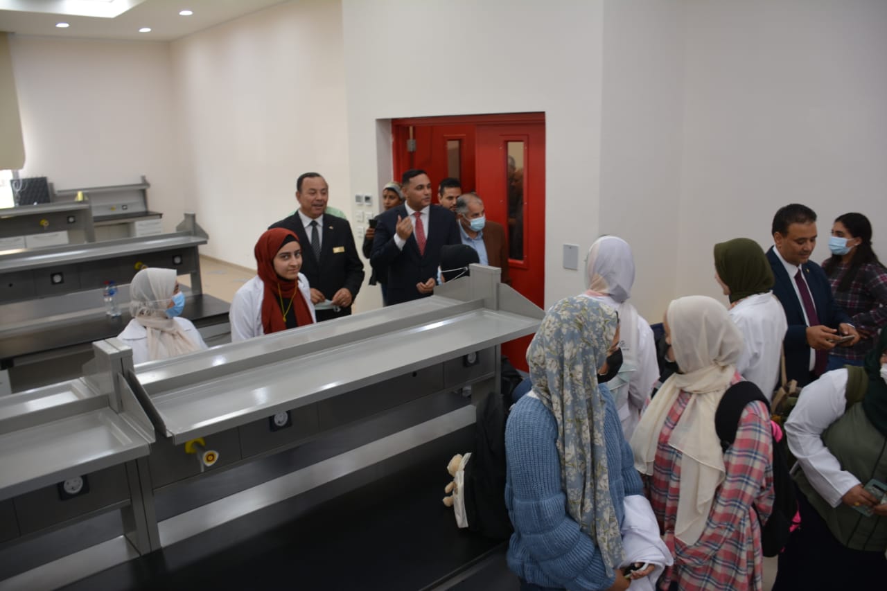 محافظ الدقهلية يتفقد جامعة المنصورة الجديدة