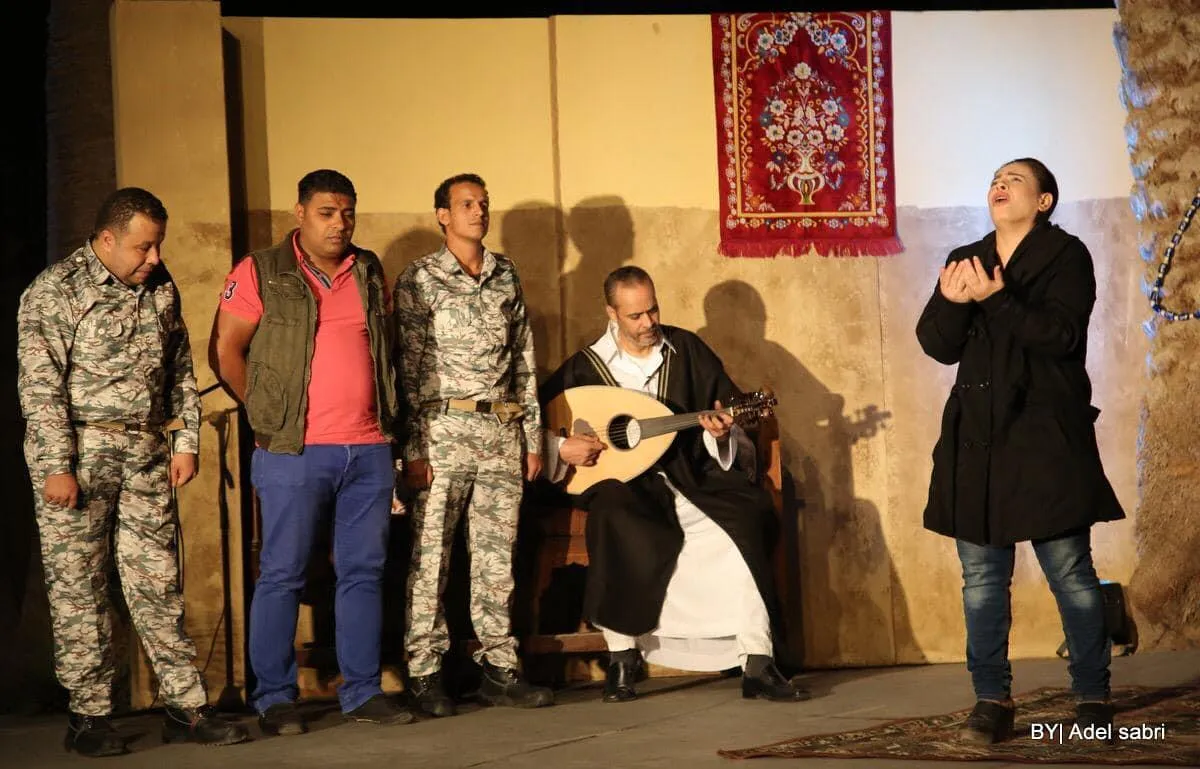 جانب من العرض المسرحي