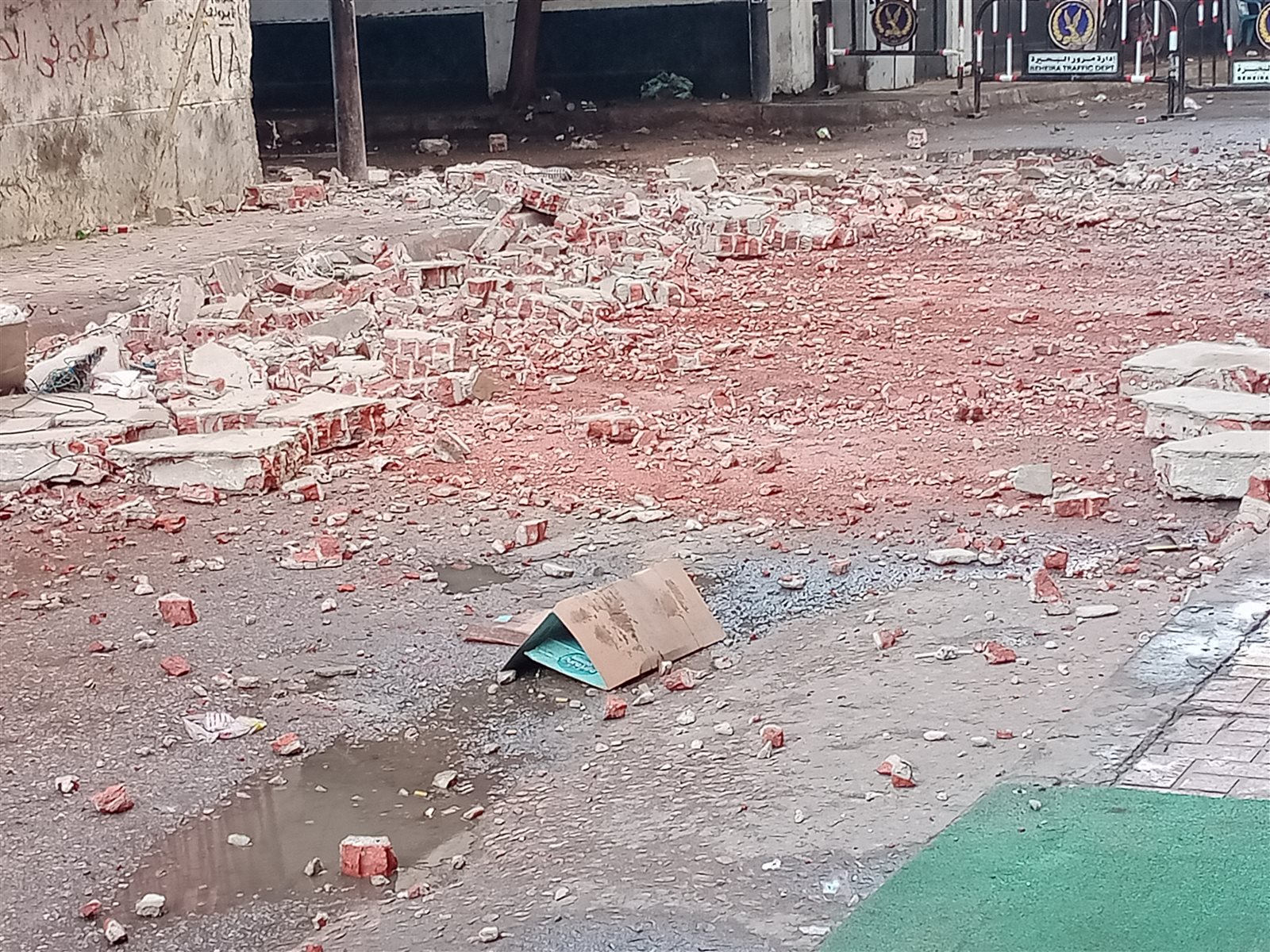 انهيار بلكونة منزل