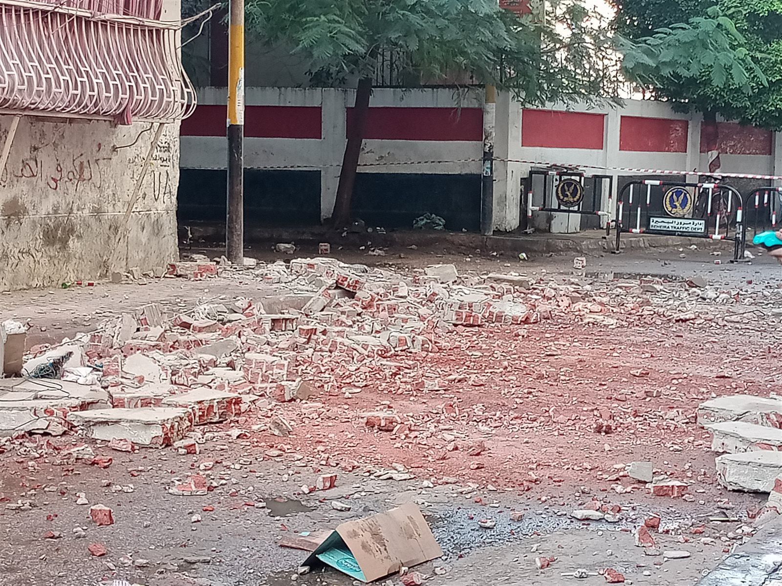 انهيار بلكونة منزل