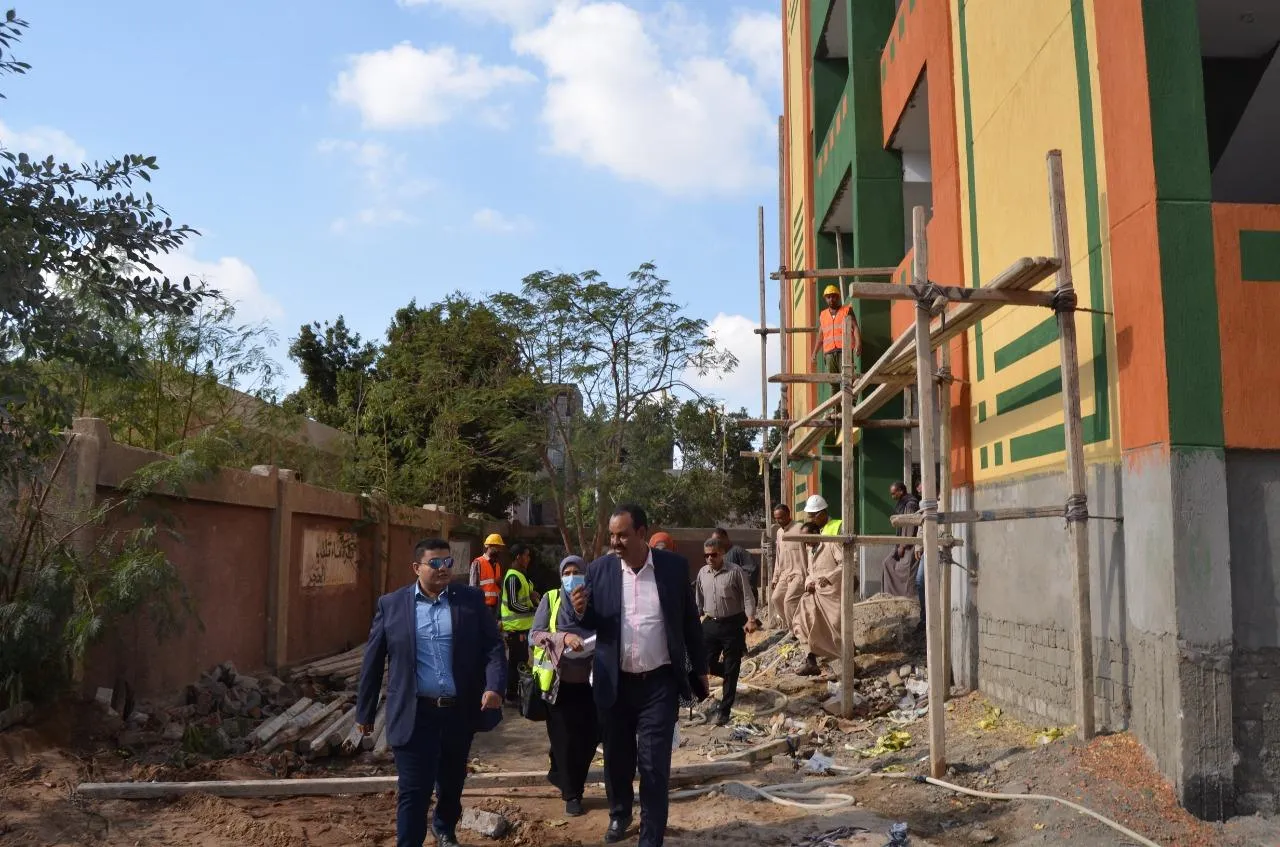 نائب محافظ بني سويف يتابع سير العمل بمشروعات حياة كريمة  (2)