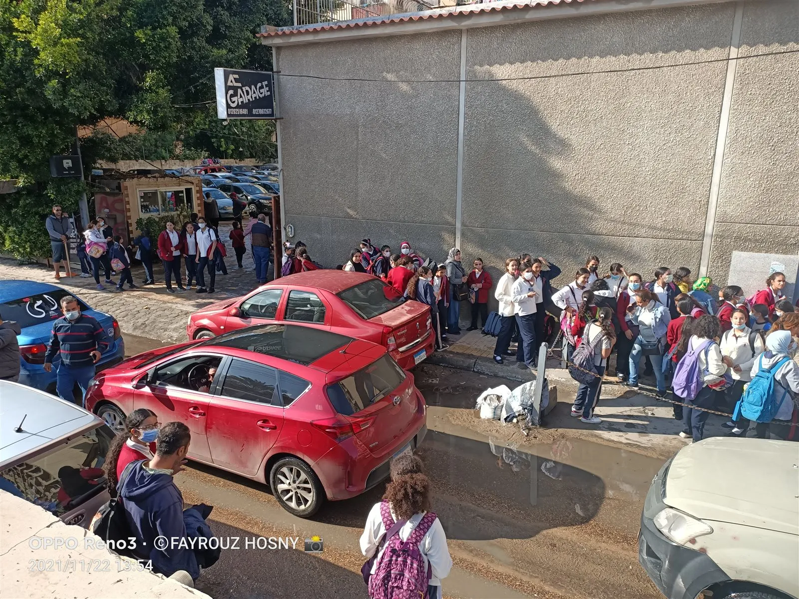 تجمع امام المدارس سبب تراكم المياه