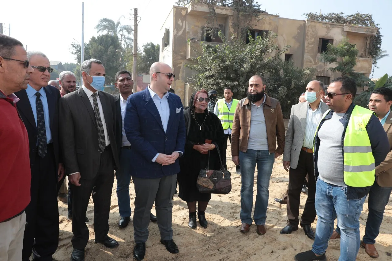محافظ بني سويف يتفقد مشروعات حياة كريمة بمركز ناصر (3)
