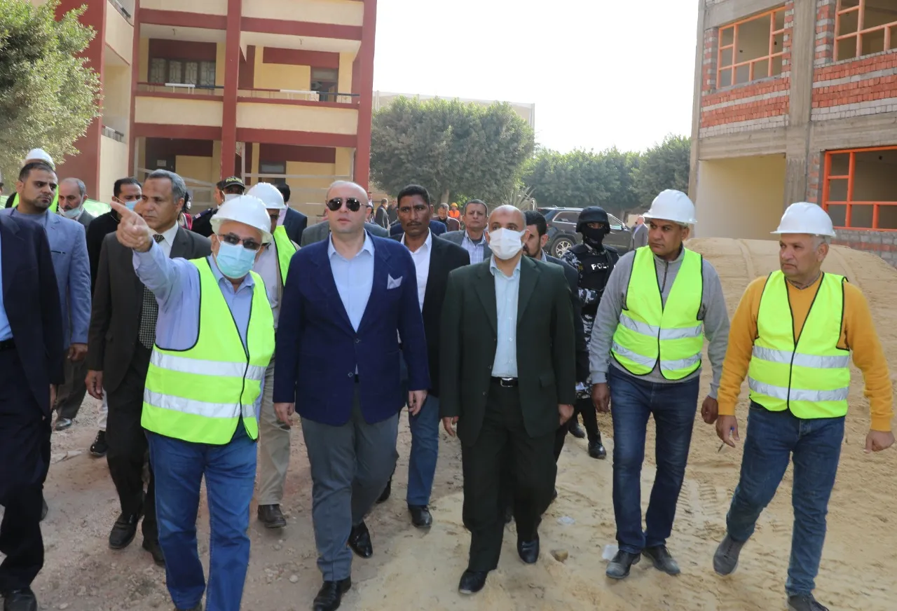 محافظ بني سويف يتفقد مشروعات حياة كريمة بمركز ناصر (4)