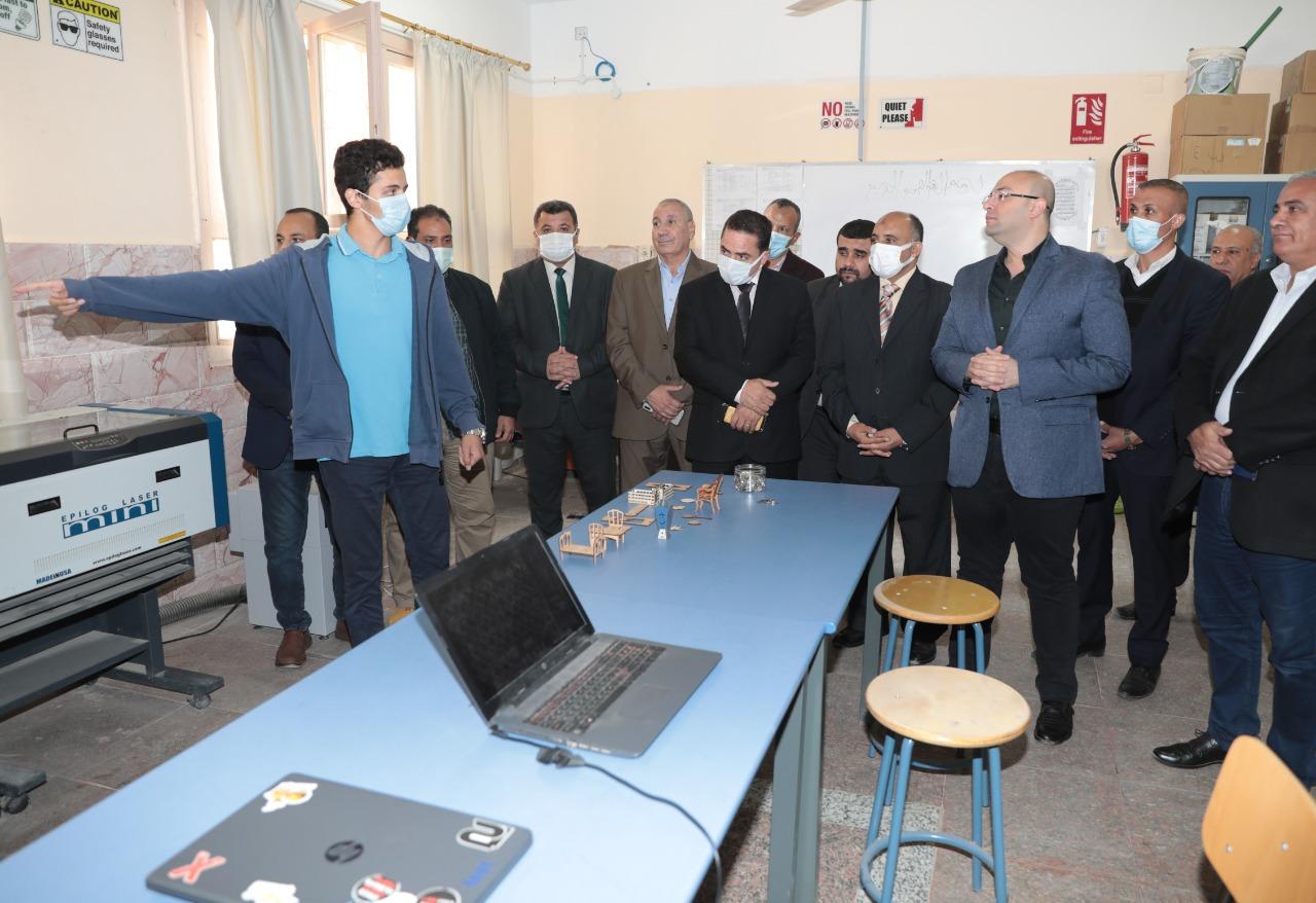 محافظ بني سويف يزور مدرسة المتفوقين (2)