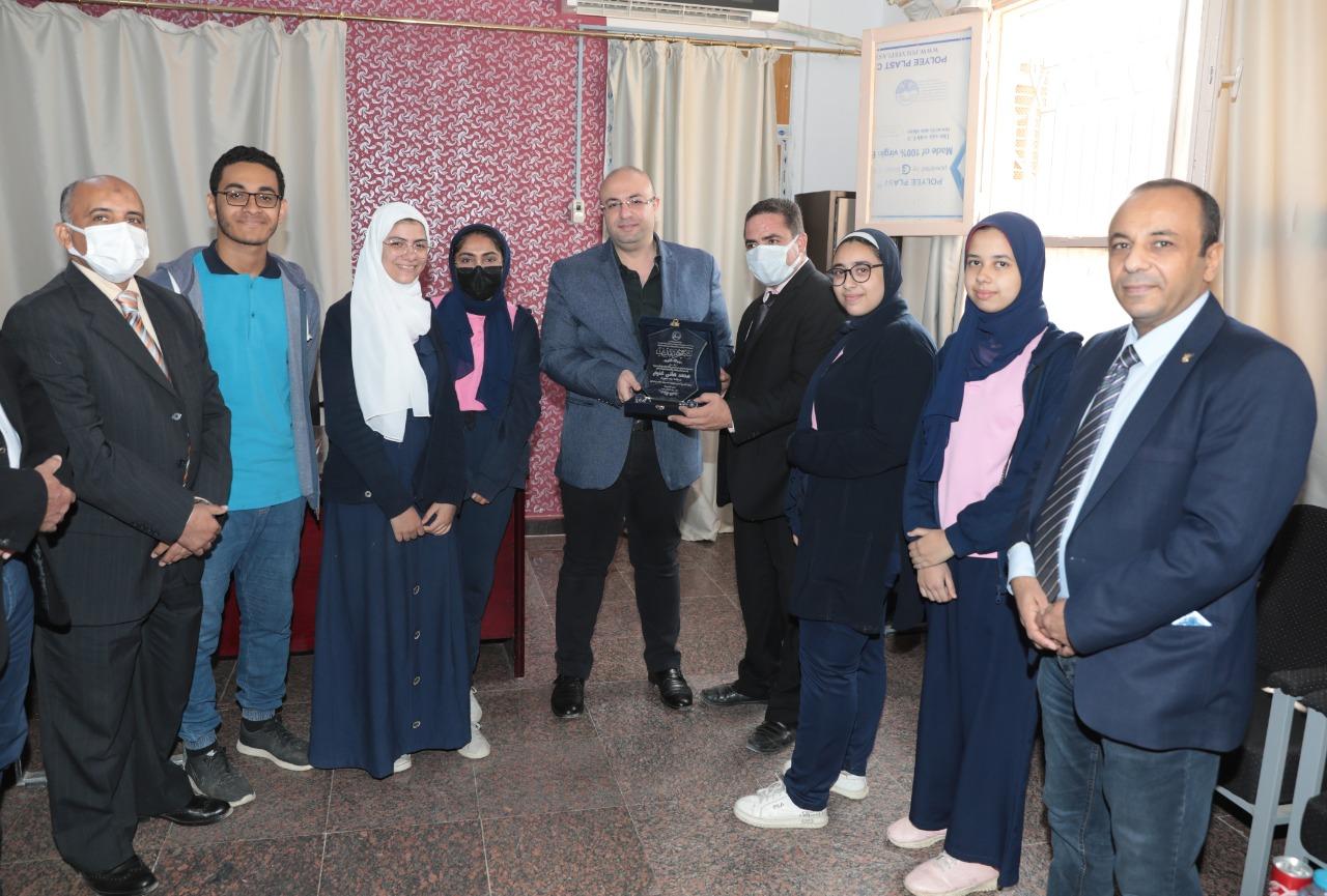 محافظ بني سويف يزور مدرسة المتفوقين (4)