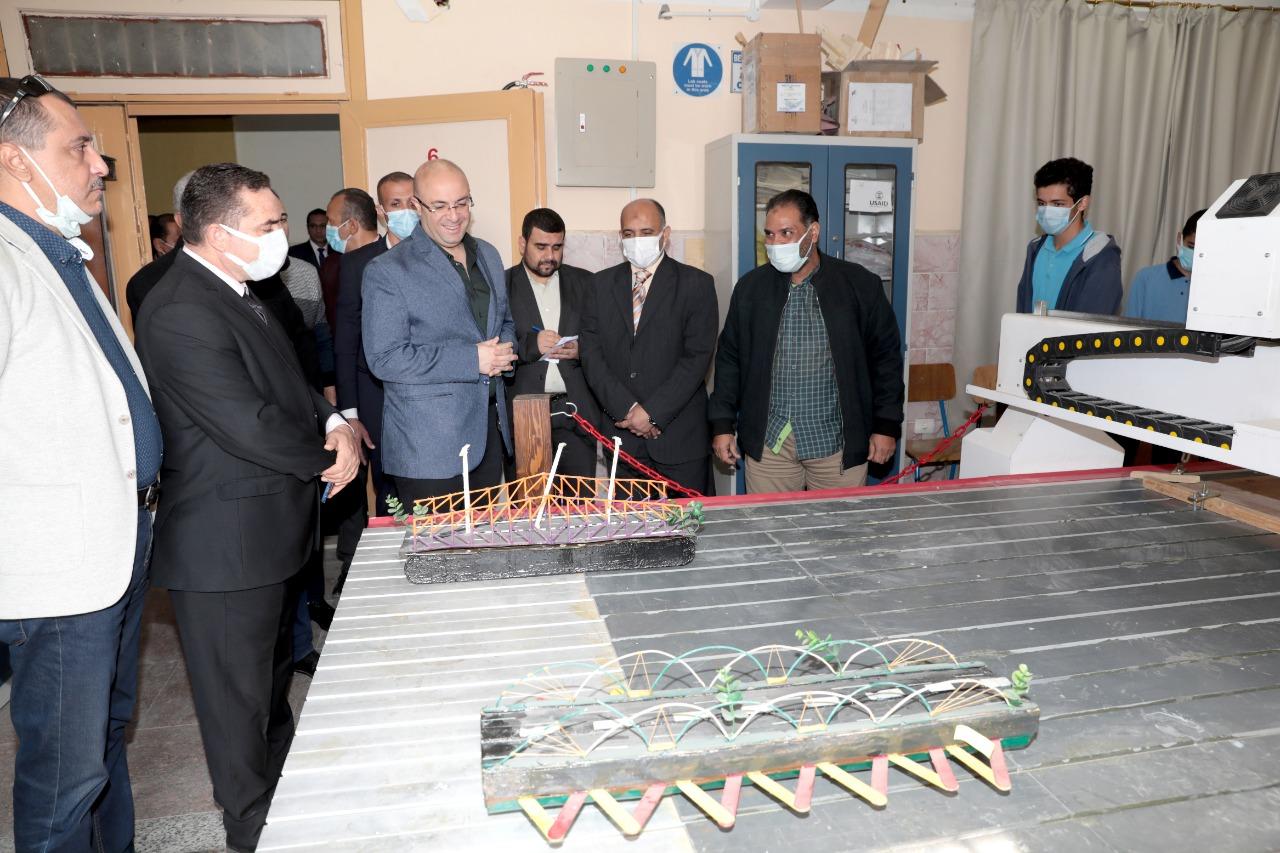 محافظ بني سويف يزور مدرسة المتفوقين (6)