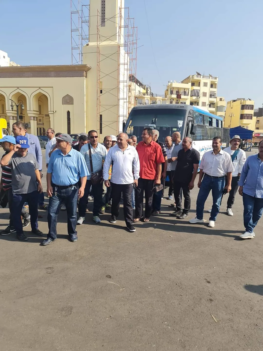 جانب من المتابعة لموقع العمل بالأقصر 