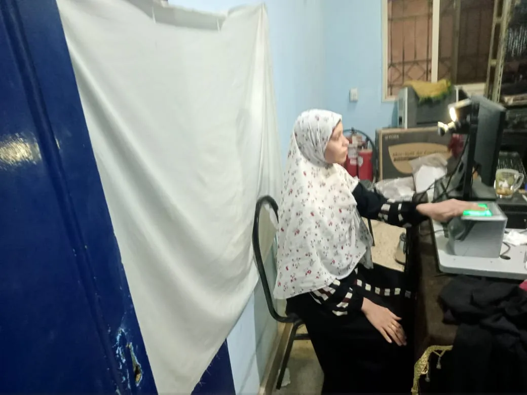 جانب من استخراج البطاقات الشخصية 