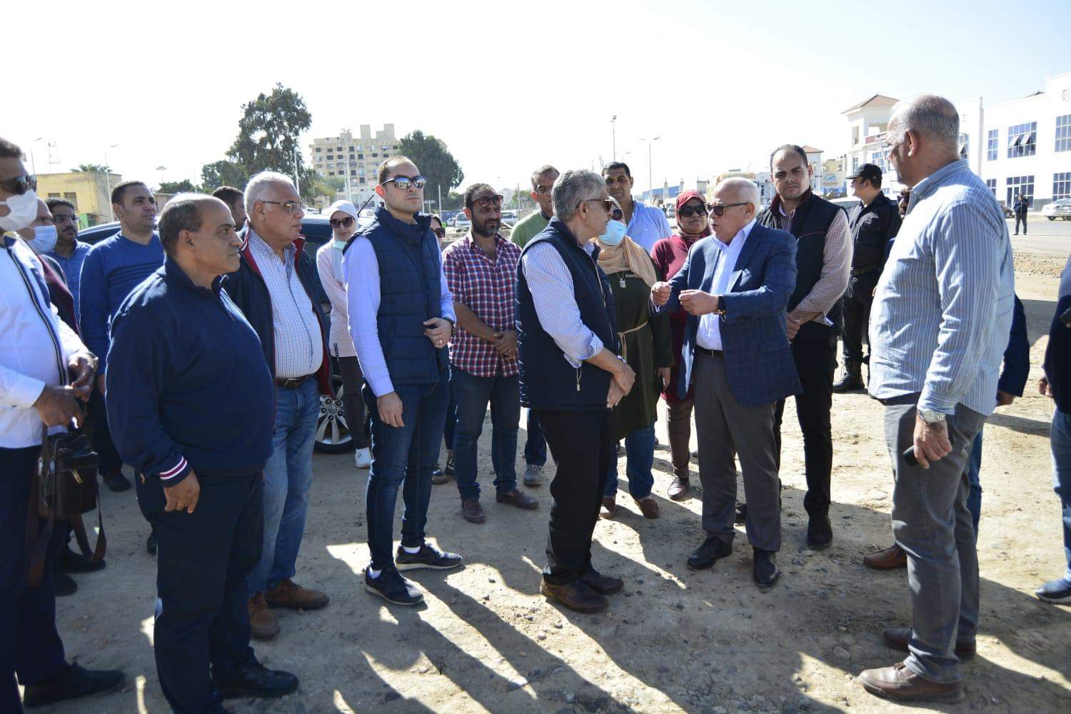 محافظ بورسعيد يتفقد إنشاءات الجراج المتعدد الطوابق بحى العرب