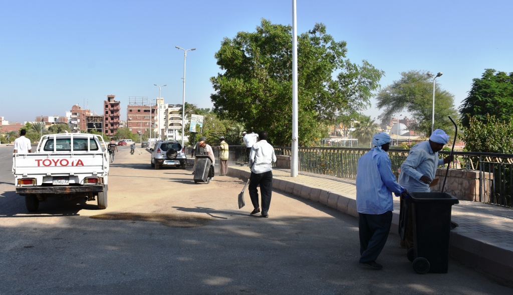 جولة ميدانية لمحافظ أسوان