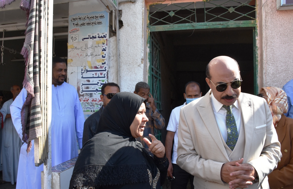 جولة ميدانية لمحافظ أسوان