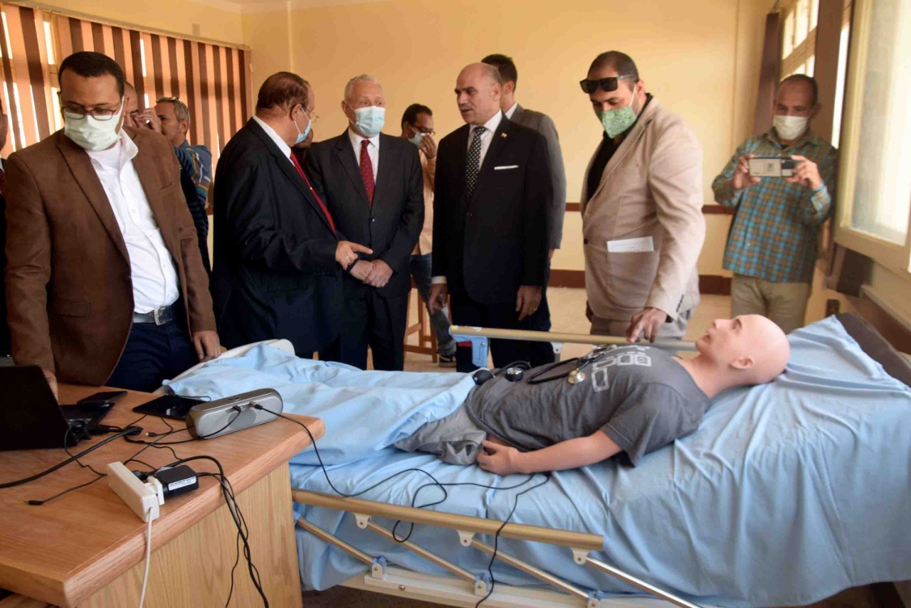 افتتاح كلية 