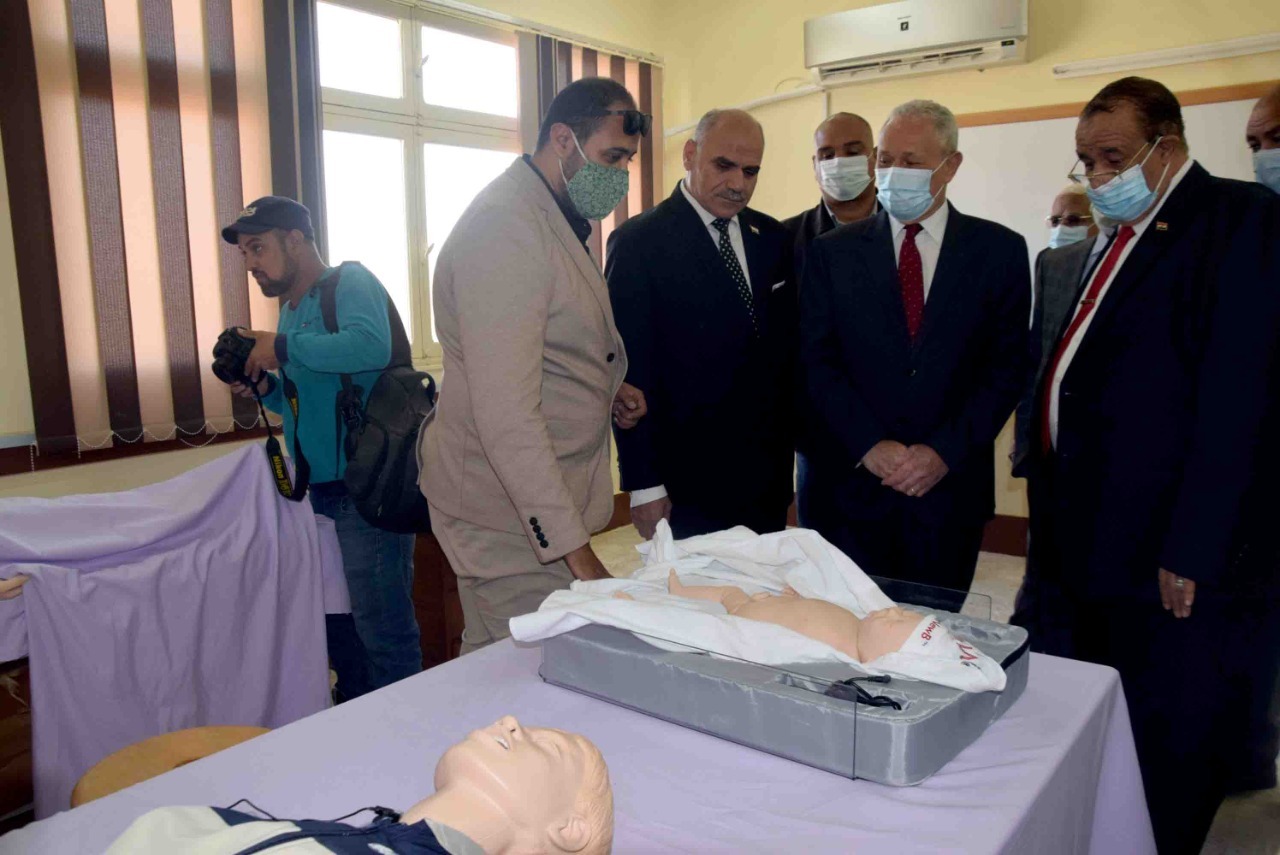 افتتاح كلية 