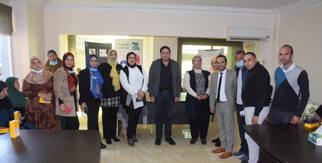 تسليم هواتف ذكية لـ40 سيدة ببني سويف (3)