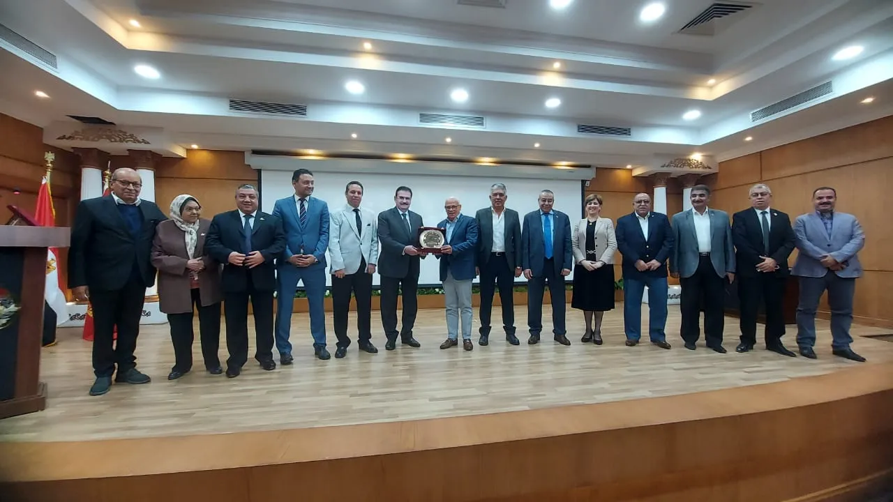 جانب من لقاء محافظ بورسعيد ونقيب المهندسين 