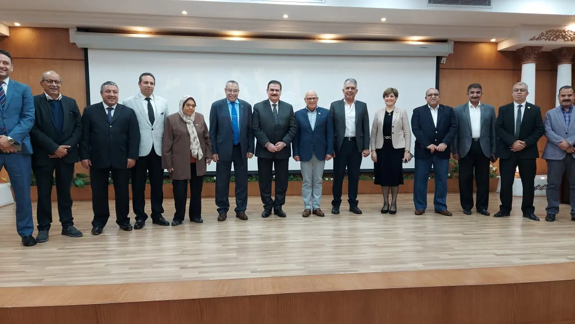 جانب من لقاء محافظ بورسعيد ونقيب المهندسين 