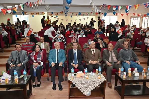 كلية الألسن بجامعة الفيوم تحفل بالطلاب الجدد 