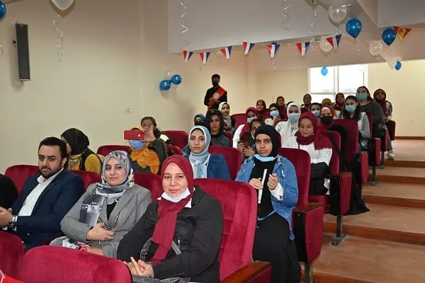 كلية الألسن بجامعة الفيوم تحفل بالطلاب الجدد 