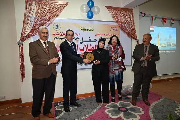 كلية الألسن بجامعة الفيوم تحفل بالطلاب الجدد 