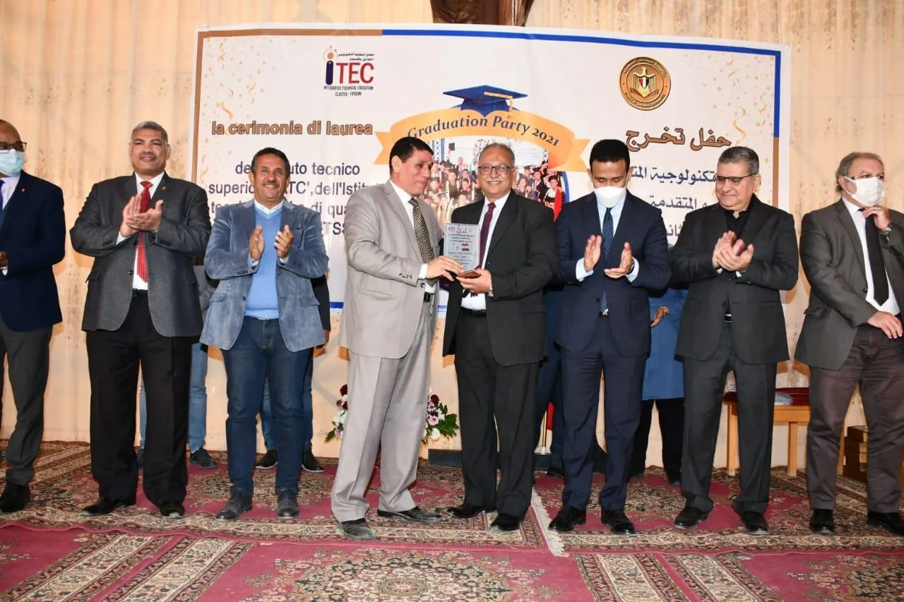 جانب من حفل التخرج 