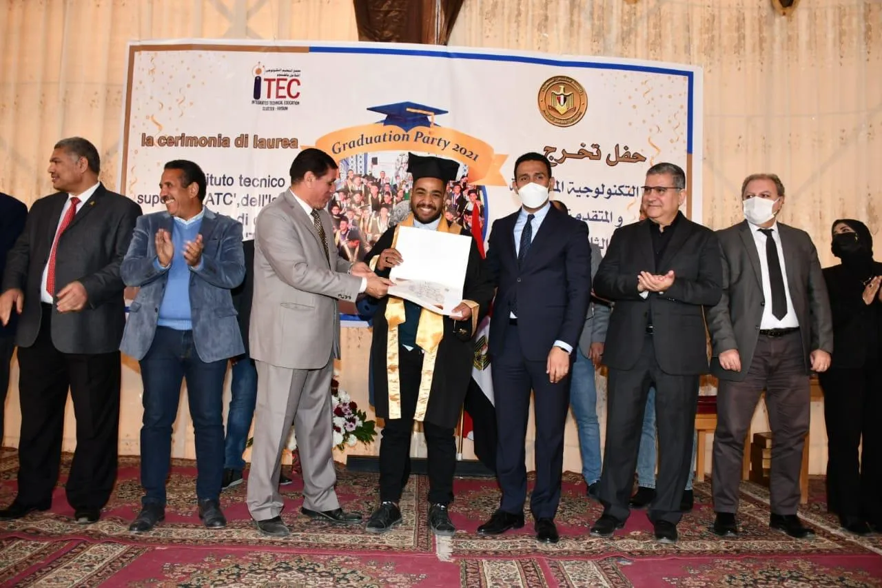 جانب من حفل التخرج 