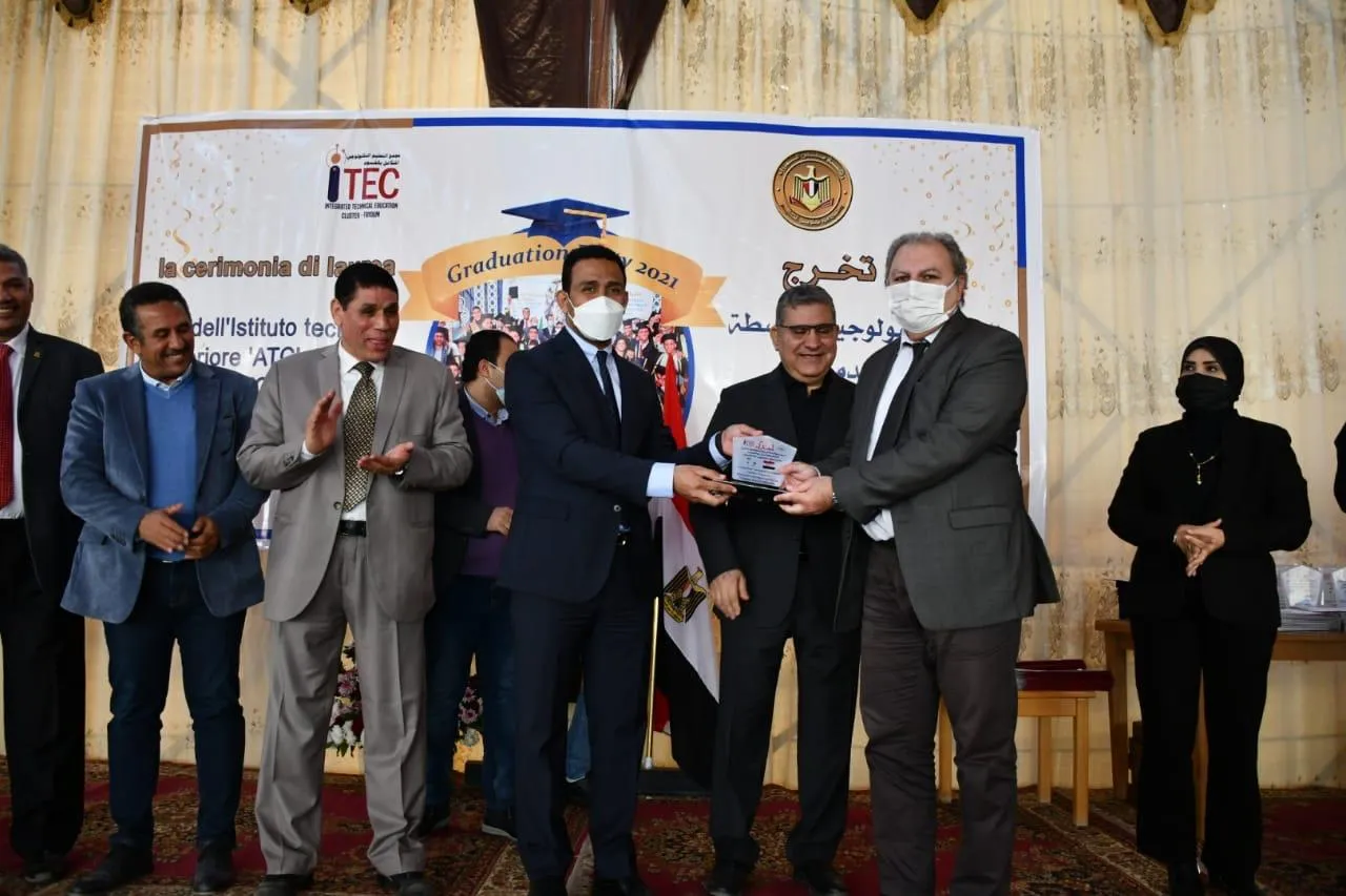 جانب من حفل التخرج 