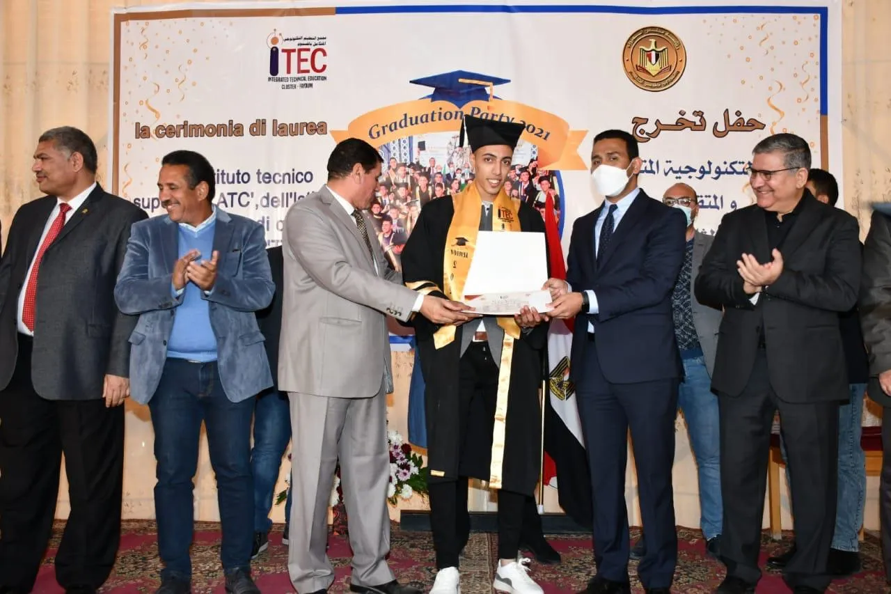 جانب من حفل التخرج 