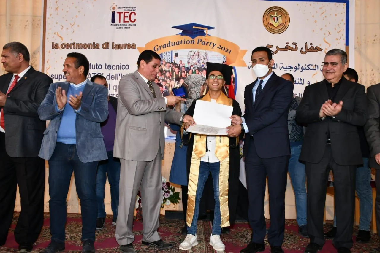 جانب من حفل التخرج 