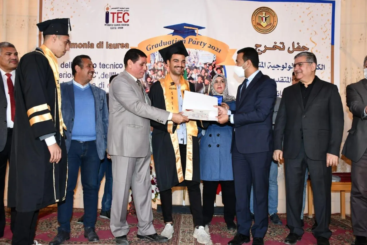 جانب من حفل التخرج 