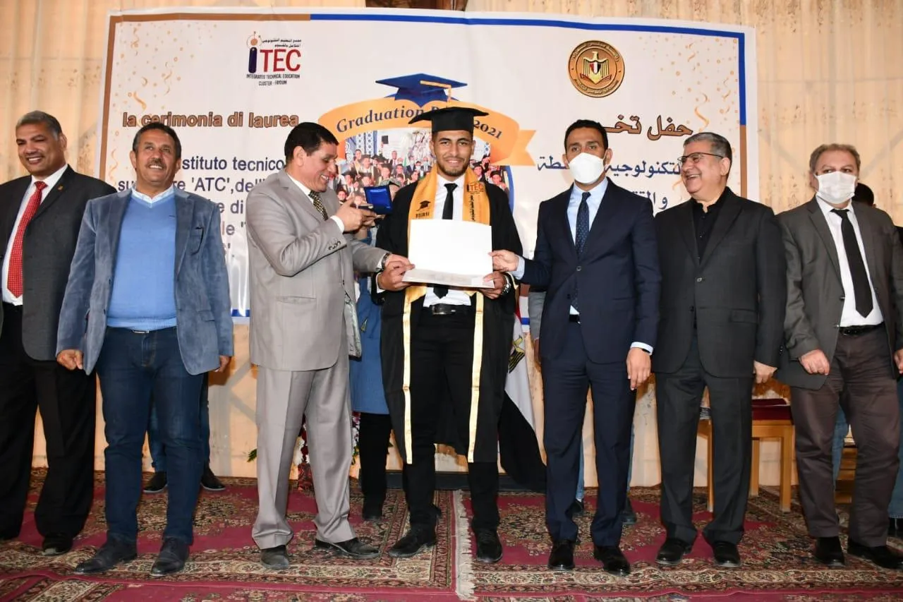 جانب من حفل التخرج 