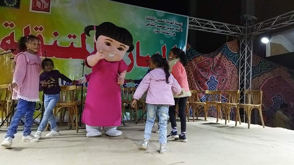 فعاليات المسارح المتنقلة بقرية الخوى بأسوان