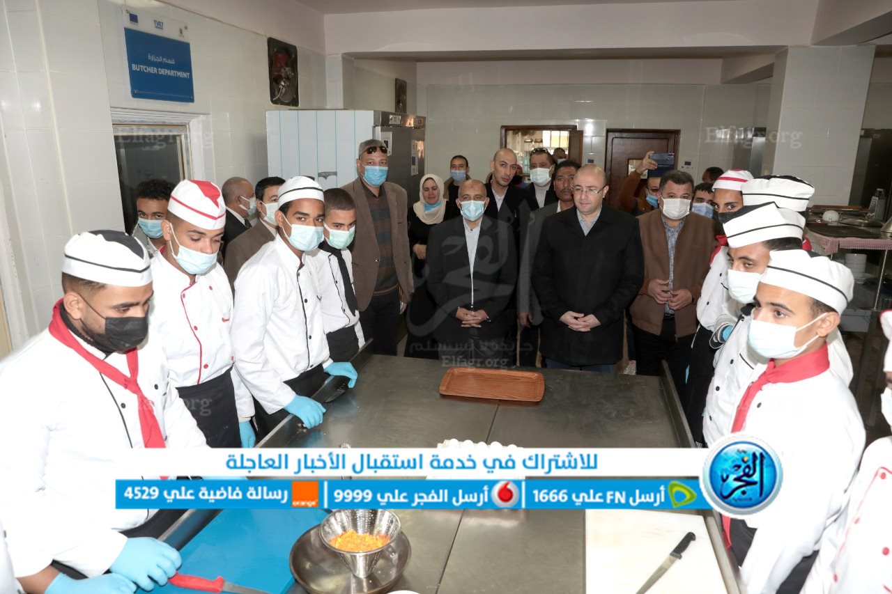 محافظ بني سويف يزور المدرسة الفندقية (5)