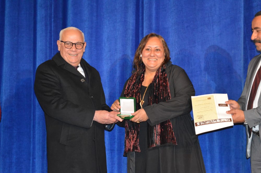 محافظ بورسعيد يكرم أبطال العدوان الثلاثي وأسرهم