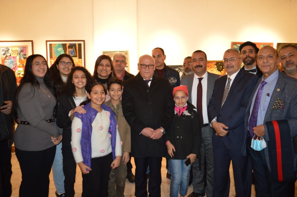 محافظ بورسعيد يكرم أبطال العدوان الثلاثي وأسرهم