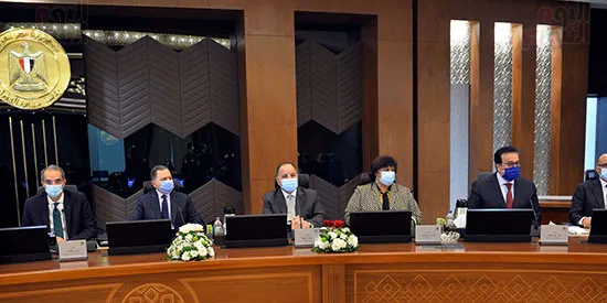 -رئيس-الوزراء-يتراس-اول-اجتماع-للحكومة-بمقر-مجلس-الوزراء-بالعاصمة-الادارية-الجديدة-(2)