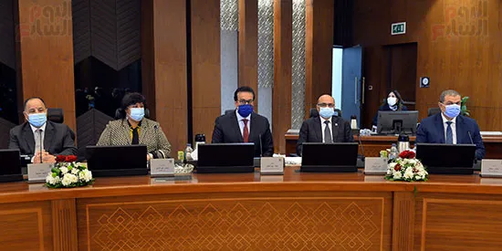 -رئيس-الوزراء-يتراس-اول-اجتماع-للحكومة-بمقر-مجلس-الوزراء-بالعاصمة-الادارية-الجديدة-(3)