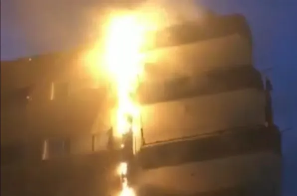 جانب من الحريق