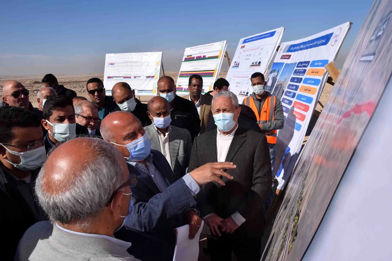 زيارة وزير النقل للأقصر