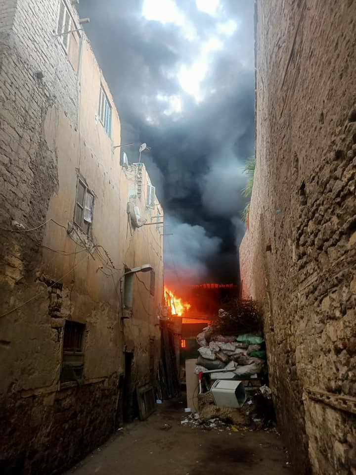 جانب من الحريق